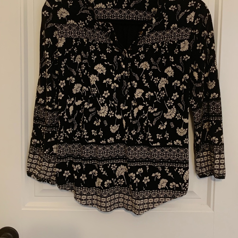 Lucky Brand Black and cream 3/4 length sleeve top